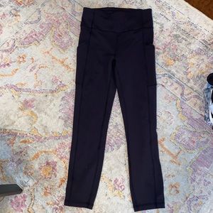 Lululemon invigorate 23 in